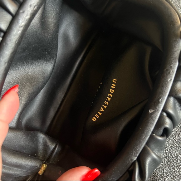 Understated Leather mini crossbody bag, black, chain strap, scrunch clutch - Picture 3 of 12